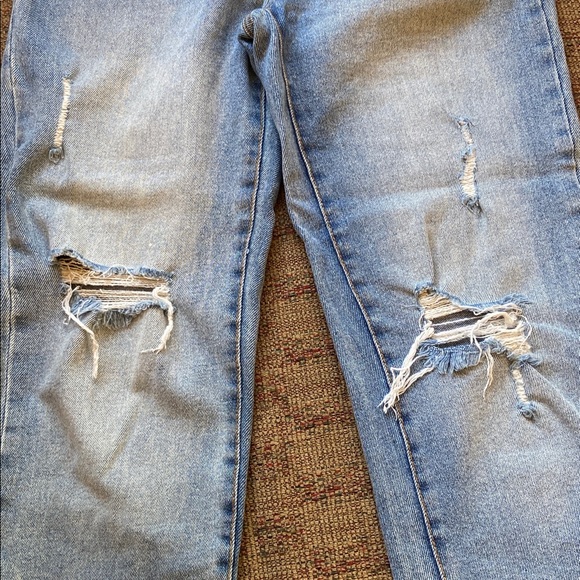 Women’s Kendall & Kylie Distressed Jeans, Icon High Rise Straight, Size 9/29 - Picture 10 of 16